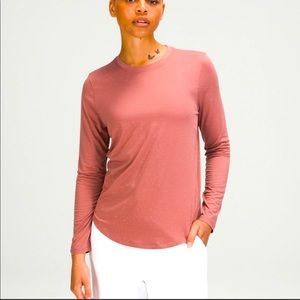Lululemon, size 8 (medium) top perfect for all weather like new condition